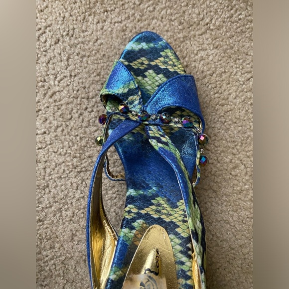 Blue Abstract Heels - Picture 9 of 10